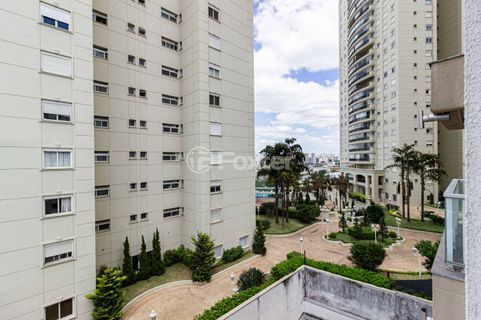Image 10 - 933705