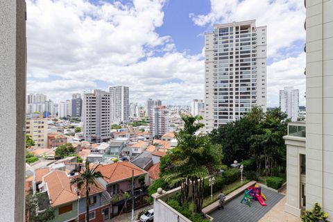 Image 17 - 933705