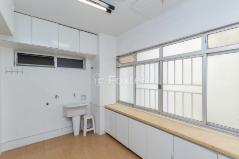 Image 32 - 934612