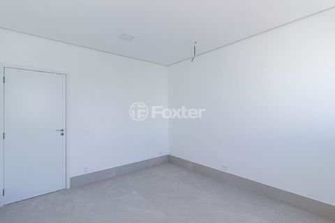 Image 21 - 935503