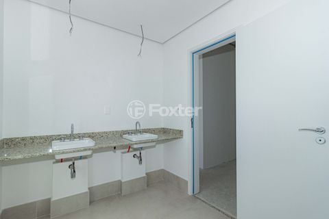 Image 28 - 935503