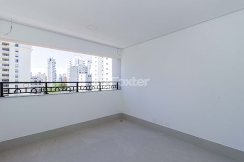 Image 25 - 935522