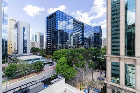 Image 17 - 935539