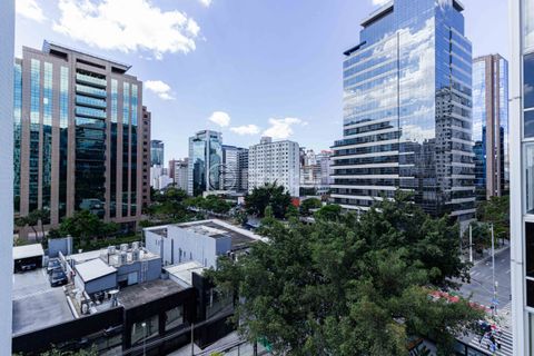 Image 24 - 935539
