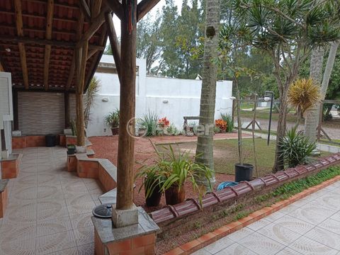 Image 12 - 936399
