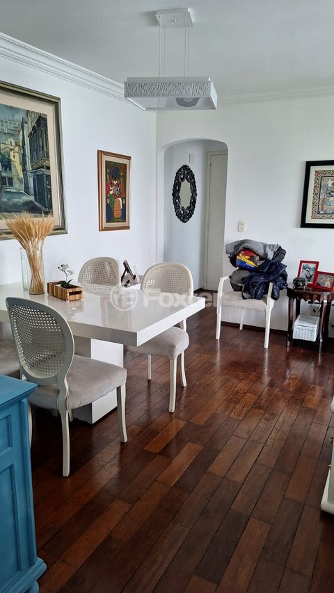 Image 3 - 936869