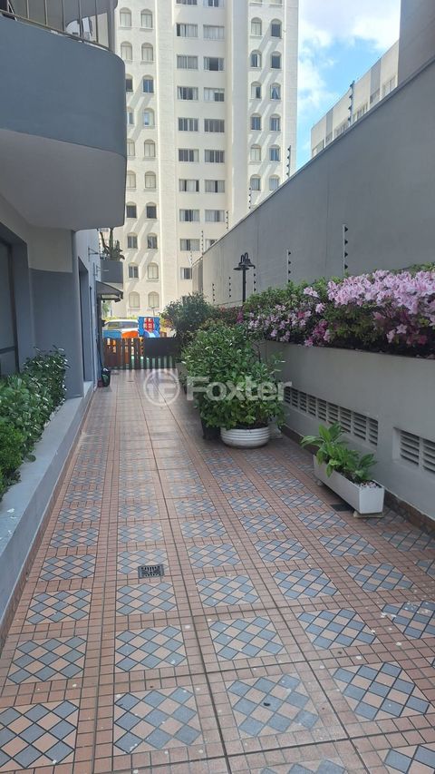 Image 17 - 936869