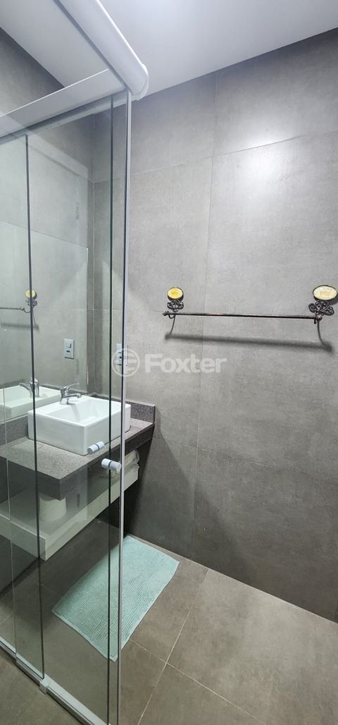 Image 7 - 936922