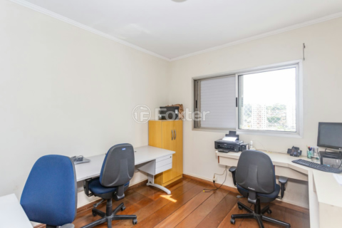 Image 33 - 936960