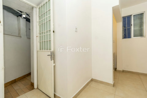 Image 29 - 937049