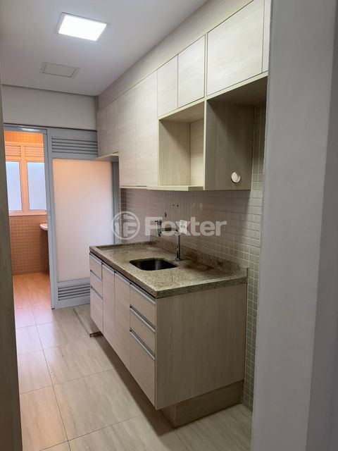 Image 8 - 938002