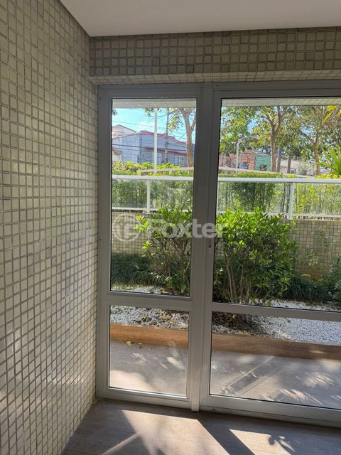 Image 7 - 938002