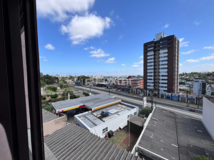 Image 11 - 938690