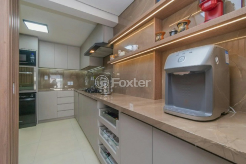 Image 11 - 939012