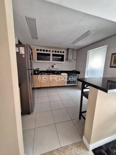 Image 3 - 939117