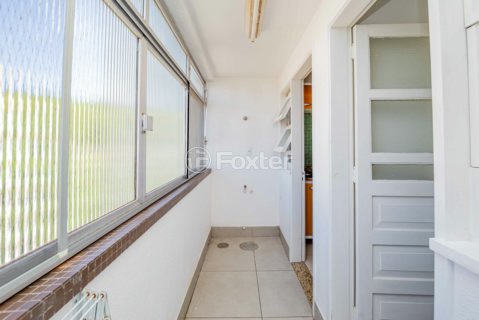 Image 32 - 939522
