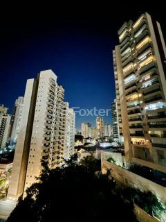 Image 10 - 939726