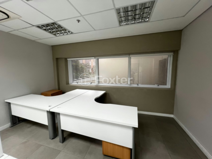 Image 7 - 940002