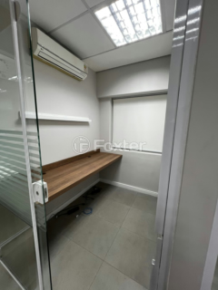 Image 5 - 940002