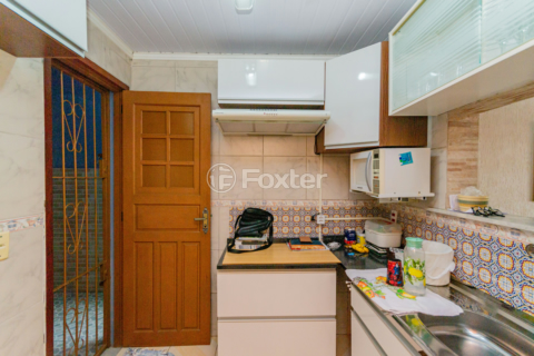 Image 35 - 940015