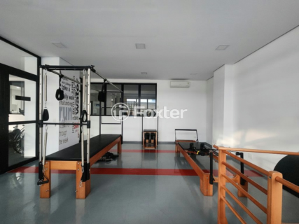 Image 37 - 940054