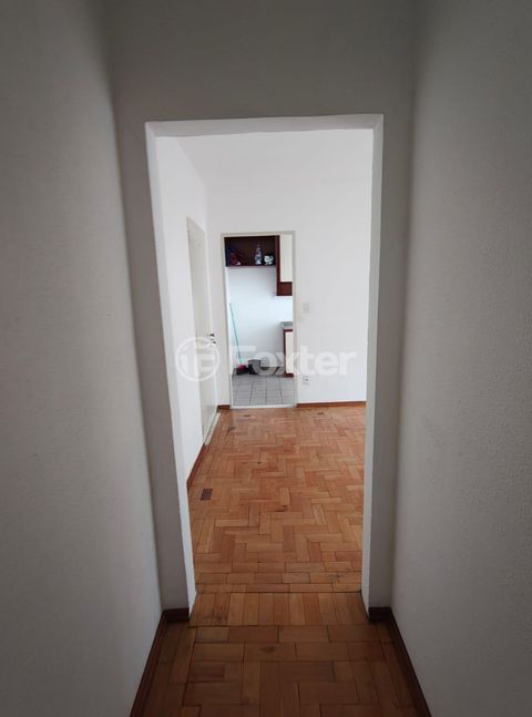 Image 4 - 940371