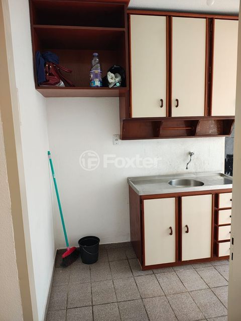 Image 2 - 940371