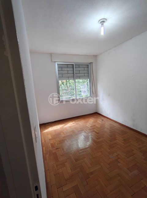 Image 7 - 940371