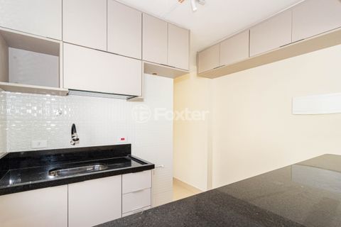 Image 4 - 942228