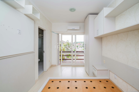 Image 32 - 942239