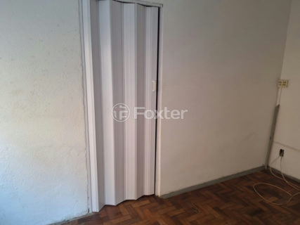 Image 7 - 942440