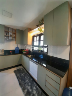Image 6 - 942893