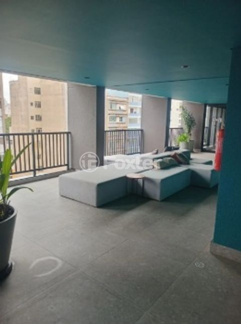 Image 5 - 943885