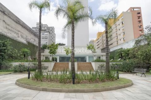 Image 10 - 943932