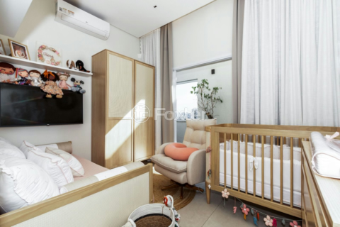 Image 4 - 944028