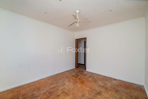 Image 7 - 944418