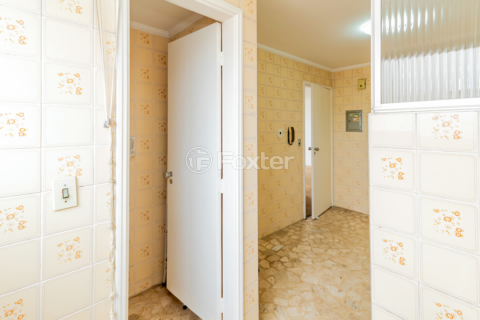 Image 9 - 944768