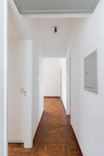 Image 5 - 944985