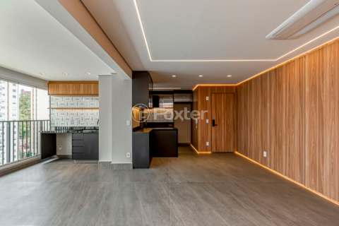 Image 3 - 945179