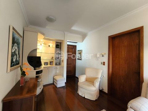 Image 4 - 946075