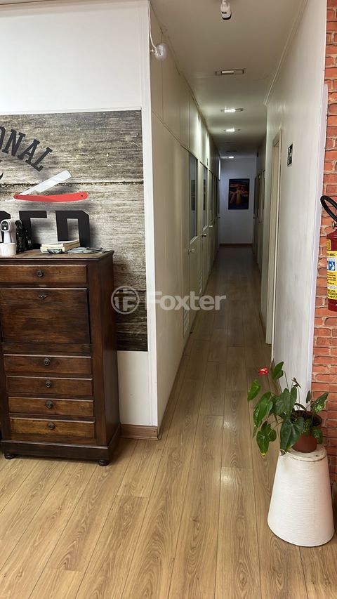 Image 3 - 946255