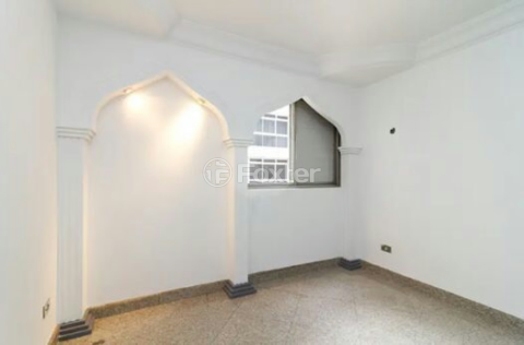 Image 3 - 946556