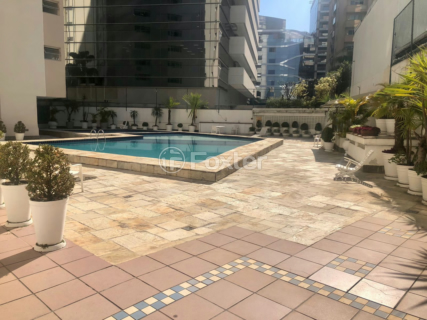Image 35 - 946556