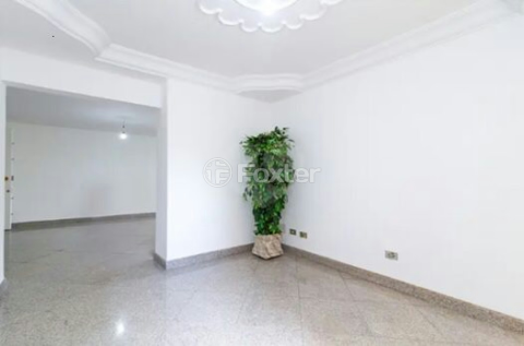 Image 8 - 946556
