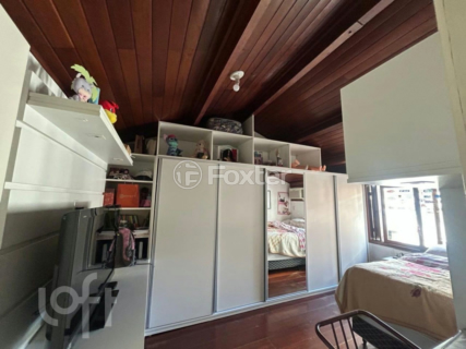 Image 21 - 946867