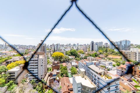 Image 3 - 947658