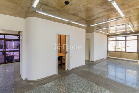 Image 4 - 947685