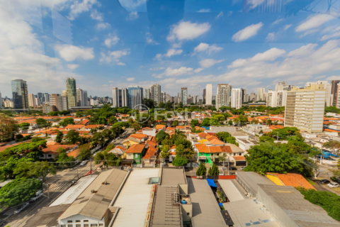 Image 31 - 947685