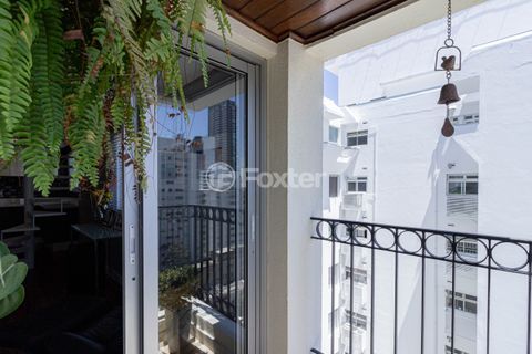 Image 8 - 947696