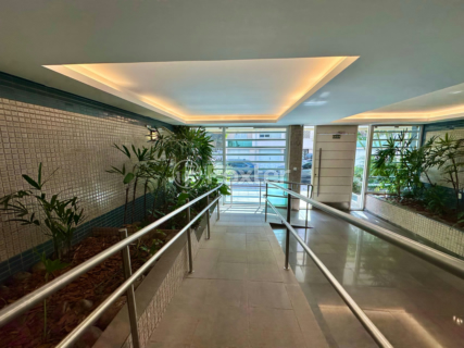 Image 32 - 948852